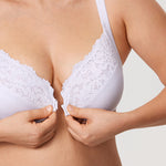 Women's Lace Front Closure Posture Bra Beige
