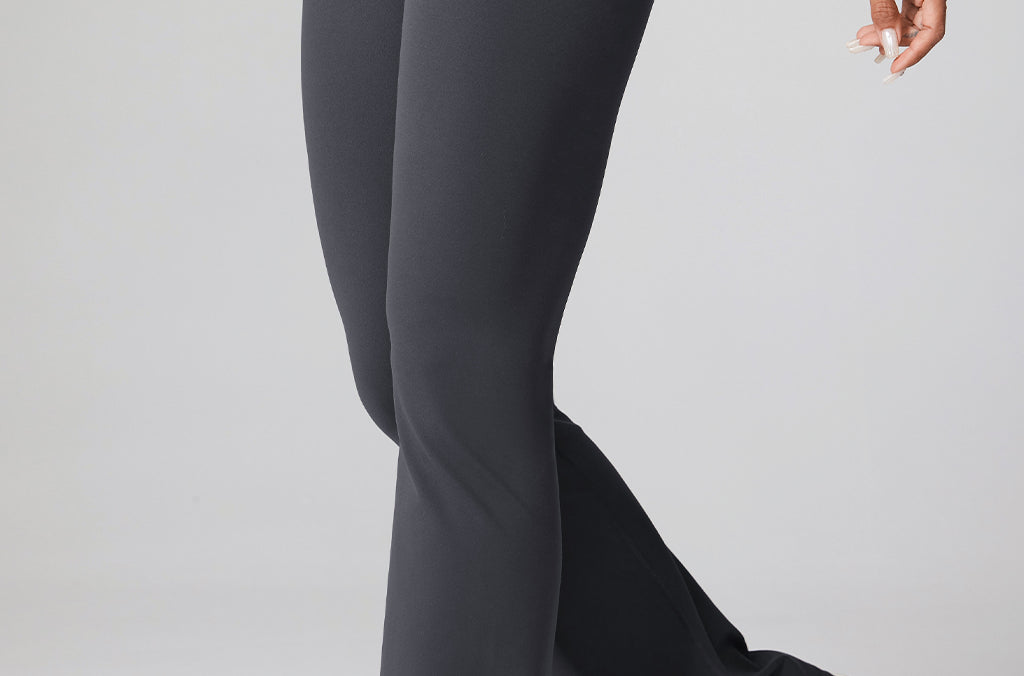 Women's Hugcurve No Front Seam Flare Leggings 31'' Twilight Blue