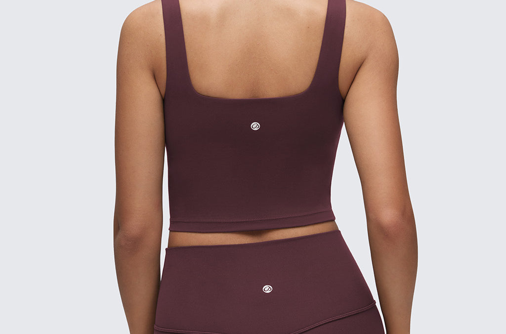 CRZ YOGA Women's Square Neck Longline Sports Bra Deep Red