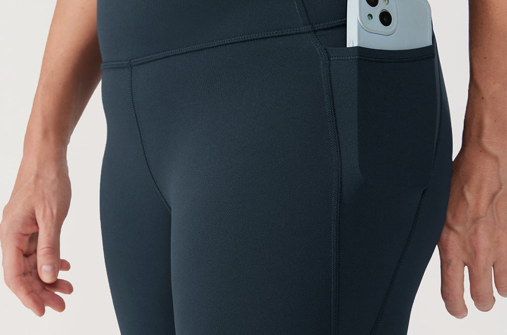 CRZ YOGA Women's Yoga Leggings 25" with Pockets Black